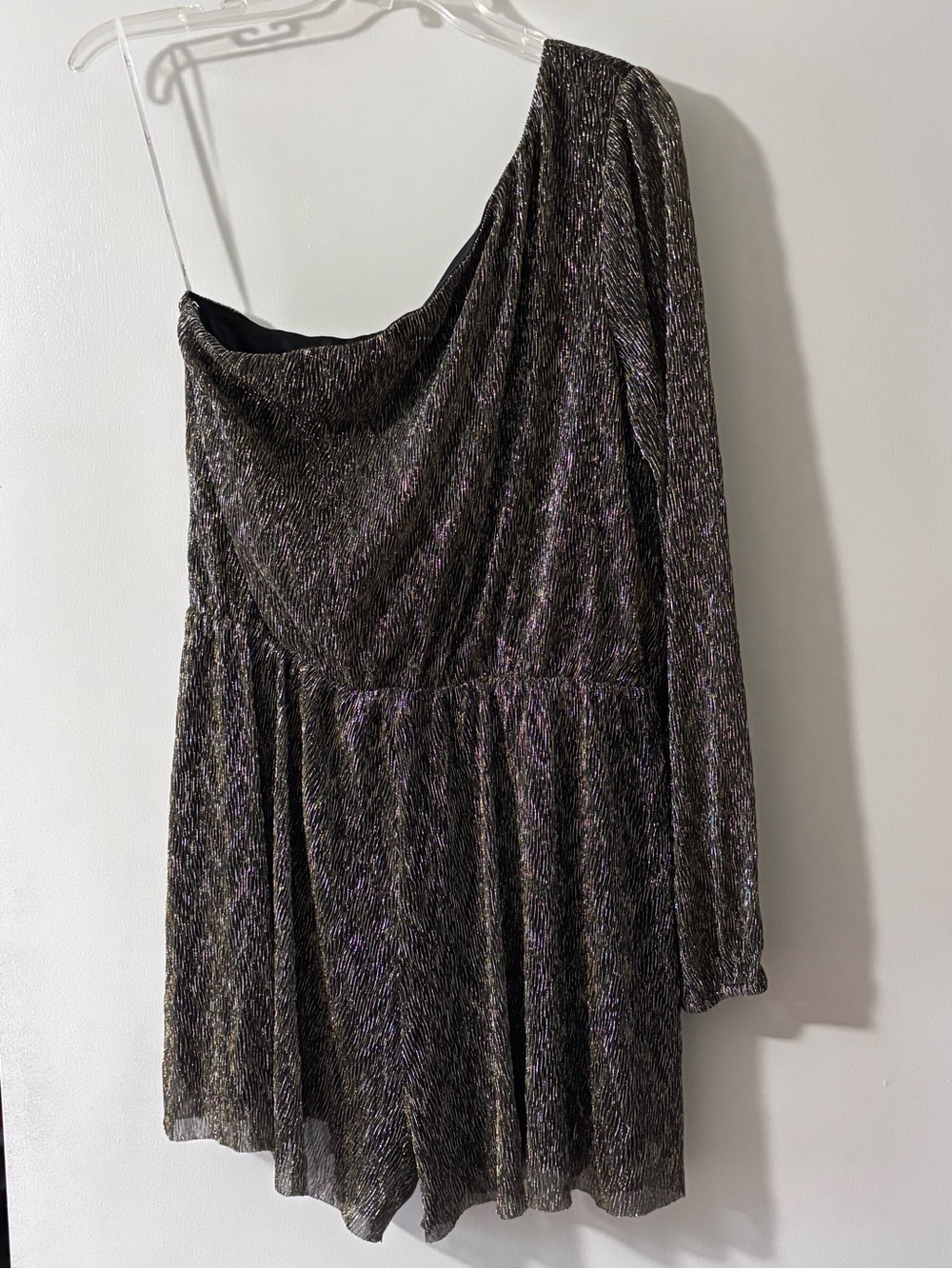 Lulu's One-Shoulder Metallic Romper with Gold Shimmer Highlights